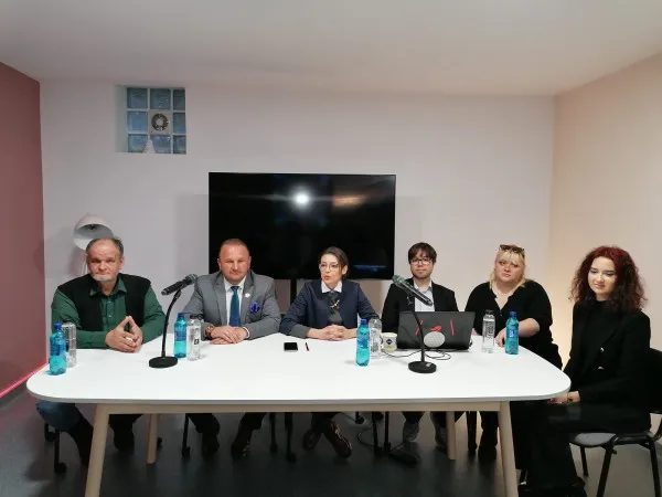 UnitedThinkers: O platformă gratuită, lansată ieri la Braşov, care „va schimba destinele multor tineri”