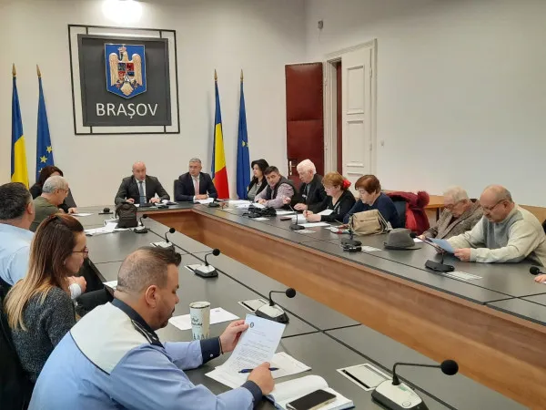 Înghesuiţi, hrăniţi cu mâncare expirată: 53 de cămine de bătrâni închise în ţară, unul e din Braşov