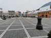 Piaţa Sfatului, „pistă cu obstacole” pentru maşinile de intervenţie