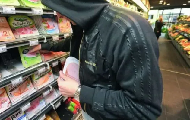 Hoţ la alimentară