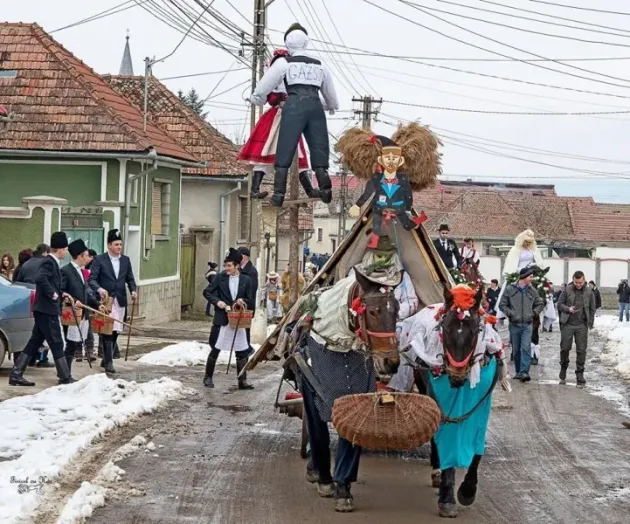 Fărşangul, la Apaţa, sâmbătă