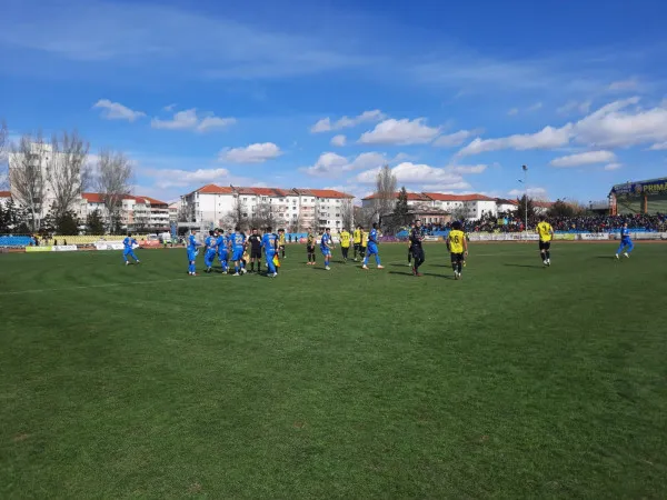 Care pe care, remiză cu patru goluri, FC Braşov şi Slobozia doar în playout