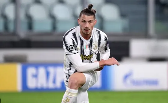 Liverpool îl urmăreşte pe Radu Drăguşin!