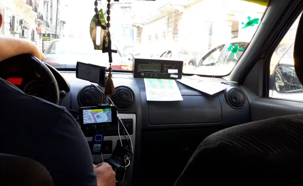 Politica în taxi  