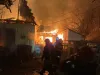 Noapte de foc la Râşnov: O casă a ars ca o torţă
