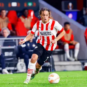 PSG îl vrea înapoi pe Simons