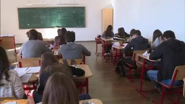 Elevii pot cere să-şi vadă lucrările de la olimpiadele şcolare judeţene