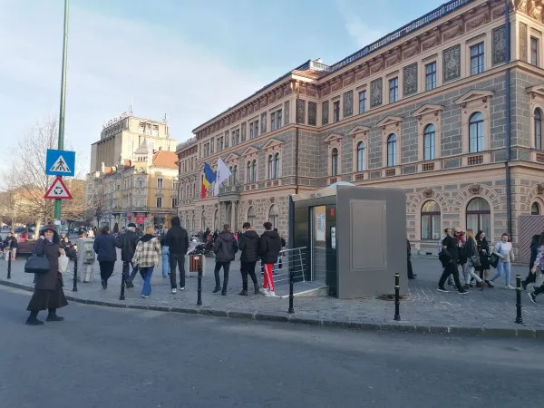 Inteligentă, dar urâtă