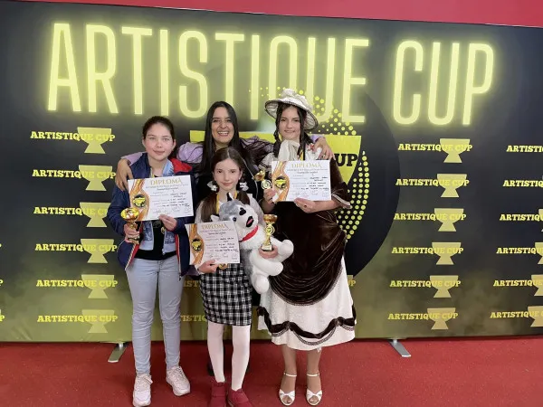 Dansatoare la Râşnov, actriţă premiată la Bucureşti
