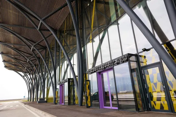 29 de posturi, scoase la concurs de Regia Autonomă „Aeroportul Internaţional Braşov-Ghimbav”