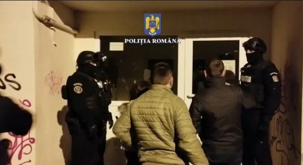 „Lux” de contrabandă: 7 percheziţii la Braşov