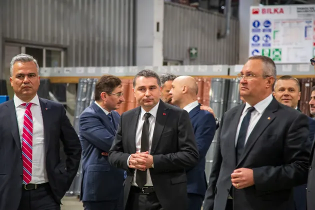 Întrebare pentru Ciucă: pensia sau salariul?