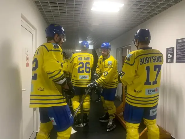 Corona, victorie fără emoţii la Bucureşti