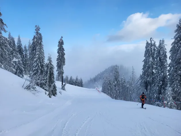 Schi și în mijlocul primăverii, în Poiana Brașov. Domeniul Schiabil, deschis până în 23 aprilie