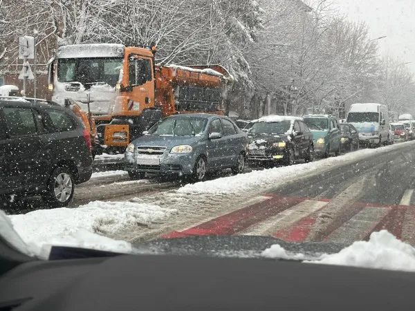 Al patrulea episod de iarnă autentică: o zi de iarnă cu cauciucuri de vară