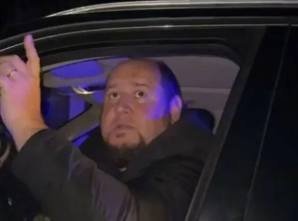 „Ştiţi cine sunt?” : Poliţistul, procurorul şi fraierimea