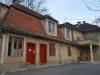 Consiliul Judeţean Braşov se pregăteşte să preia trei pavilioane de la Stejăriş