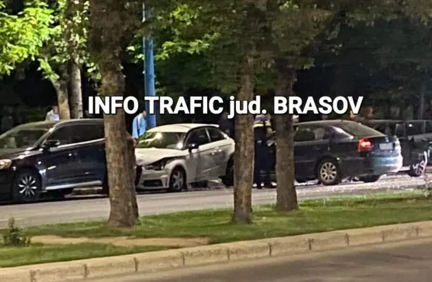 Accident pe Victoriei: doi şoferi şi patru maşini  