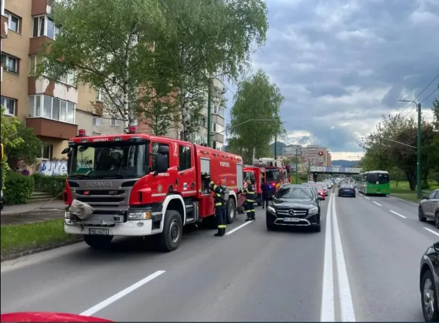 Incendiu în balcon, proprietarul a ajuns la spital