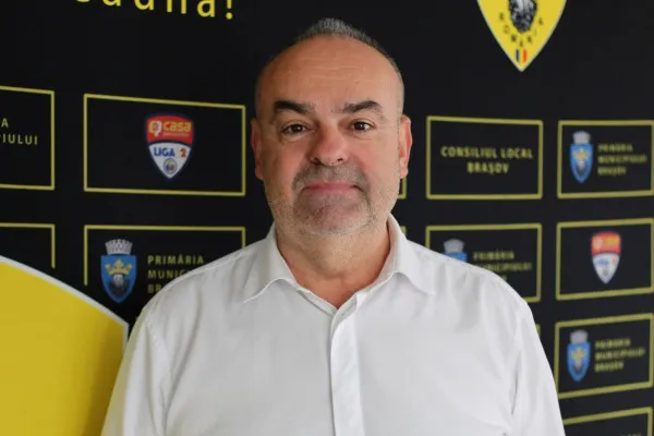 Oficial, Mitran pleacă