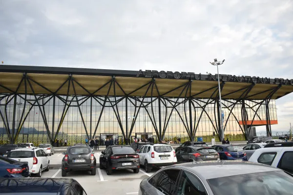 Continuă angajările la Aeroport
