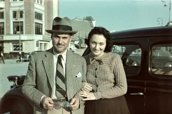Fotografii color cu Braşovul şi Făgăraşul de acum 81 de ani  