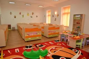 Peste 1.000 de locuri disponibile în creșele din Brașov. Din 15 iunie încep înscrierile
