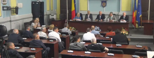 Adrian Veştea, ultimul plen: „Oamenii s-au săturat de conflicte, petiţii şi de făcut tot felul jonglerii”