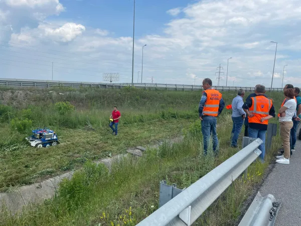 Drumarii din Braşov trec la un nou nivel: şenilate la cosit