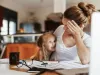 Părinţii copiilor de până în 8 ani pot solicita 4 zile lunar de telemuncă