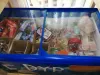 Ce mai găseşte OPC-ul, la vânzare: Butelii ruginite, alimente expirate de 2 ani, îngheţată în frigiderul cu mici