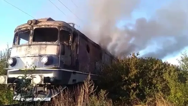 Încă o locomotivă a luat foc: personalul Braşov – Bucureşti
