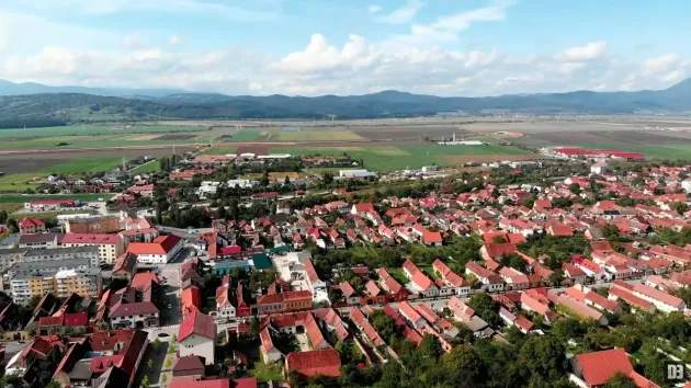 Infrastructura sportivă a Râşnovului, extinsă cu o sală de sport şi o bază sportivă