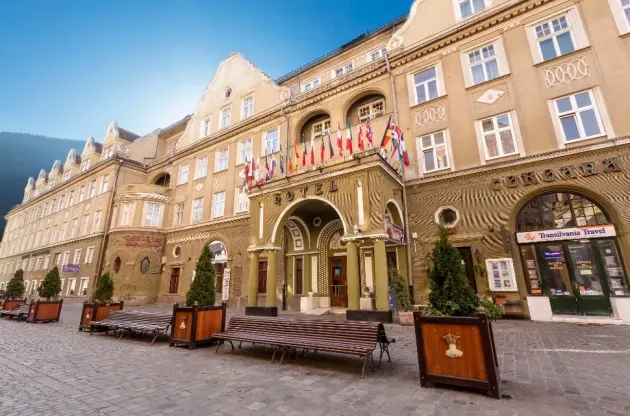 Hotelul Coroana Postăvarul, scos din nou la vânzare