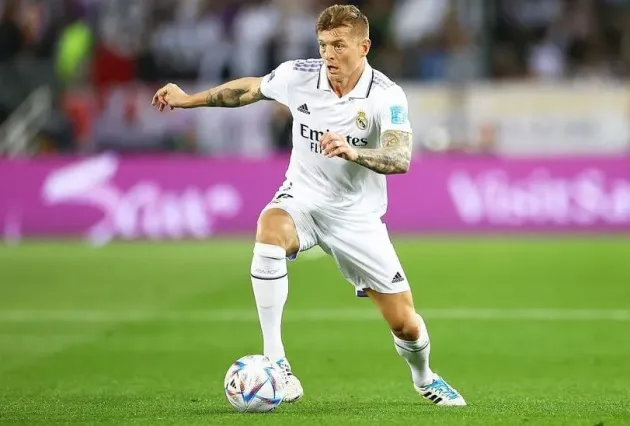 Kroos mai stă un an la Madrid 