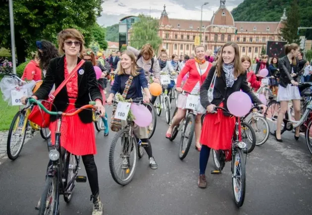 Ţi-ai vândut telefonul sau bicicleta online: trebuie să plăteşti ceva către stat?