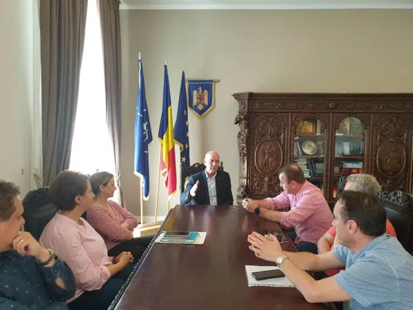 Prima întâlnire, cu şefii de la spitale