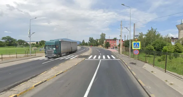 Pasaj pietonal cu lift şi scări rulante, la Ghimbav 
