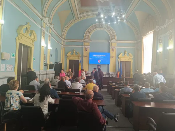 Consiliul Judeţean Braşov a depăşit planul de încasări pentru salarii, bunuri şi servicii sau utilităţi