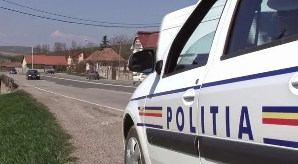 S-a pus cu poliţiştii din sat