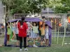 „Descoperirea bucuriei offline”. Salvaţi Copiii lansează o campanie prin care copiii să revină în lumea reală, cea fără telefon