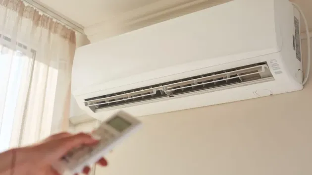 Cum se foloseşte corect aerul condiţionat şi care e diferenţa optimă 
faţă de temperatura de afară?