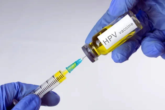 Vaccinul HPV, compensat pentru femei cu vârsta între 18 şi 45 de ani şi pentru băieţi, începând din toamnă