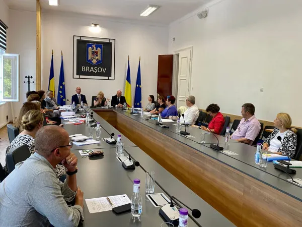 Linia viitoarei strategii de sănătate: serviciile medicale, îmbinate cu asistenţa socială