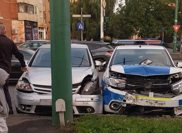 „Poliţia”, aruncată-n stâlp