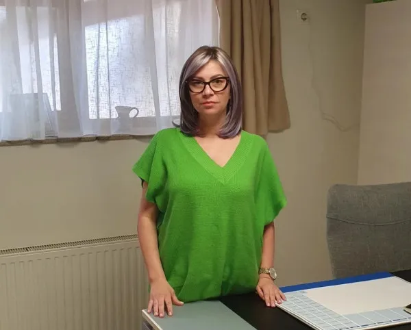 Cazurile de boală incurabilă din familie au determinat-o  tratarea vârstnicilor bolnavi  
