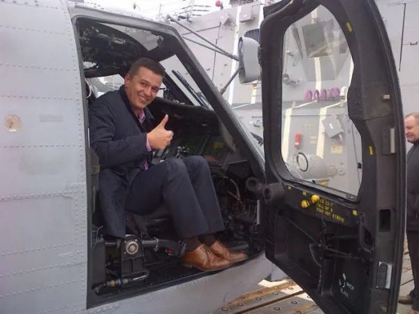 Grindeanu ocoleşte DN1, cu elicopterul