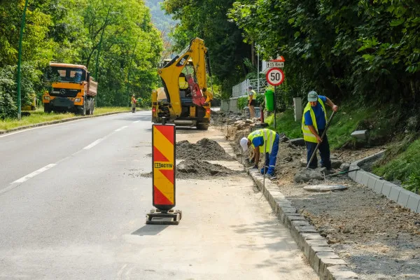 Drumul Poienii, redus la o bandă