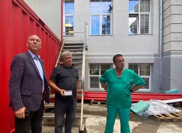 Reabilitarea corpului nou al Maternităţii Braşov, verificată săptămânal  