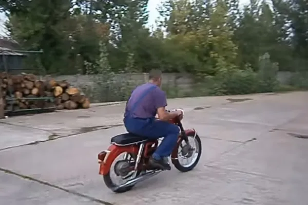 Fabricată la Zărneşti, încă de vânzare: „Moarte sigură cu cobra, dar mai sigură cu Mobra” 